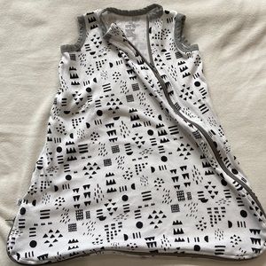 Honest wearable blanket. Size small